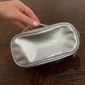 Cosmetic bag
